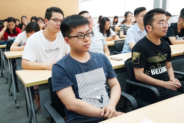 威斯尼斯人wns888入口中国党委召开研究生党员“不忘初心、牢记使命”主题教育部署会